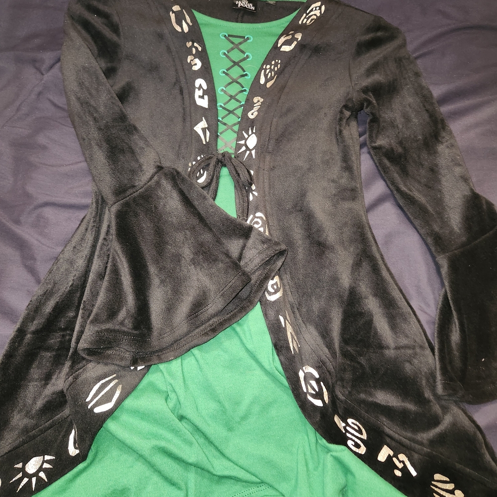 Disney Hocus Pocus Black and Green Top